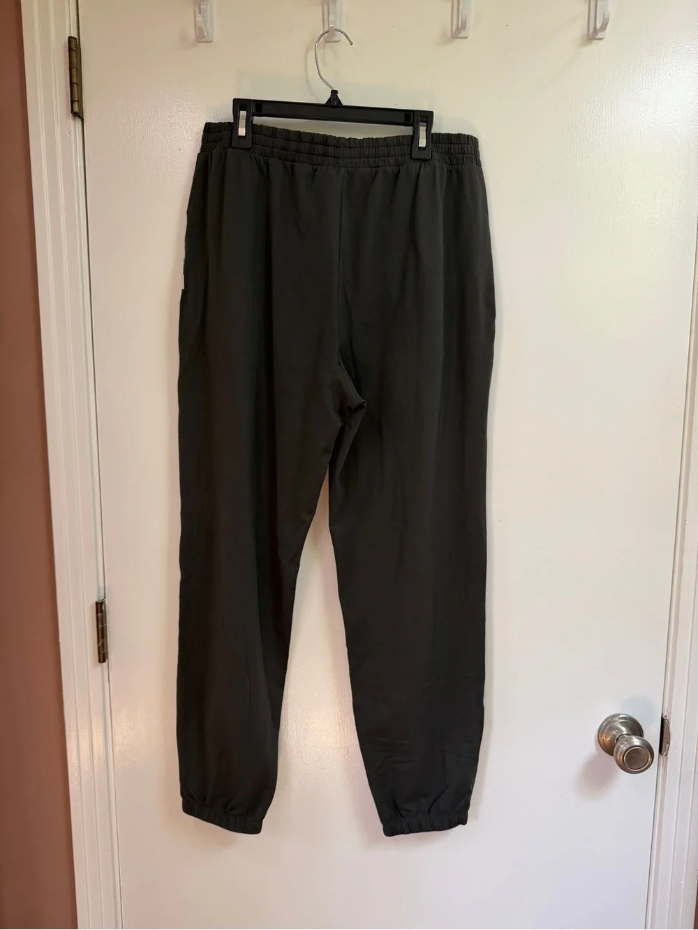 Vuori Women’s “Kale” Sweatpant and Zip-Front Hoodie
